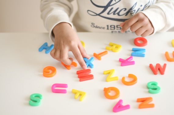 東京のスクールではフラダンスだけでなく英会話指導にも力を入れております