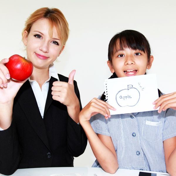 東京のスクールでは少人数制で一人ひとりに丁寧に英会話を教えております